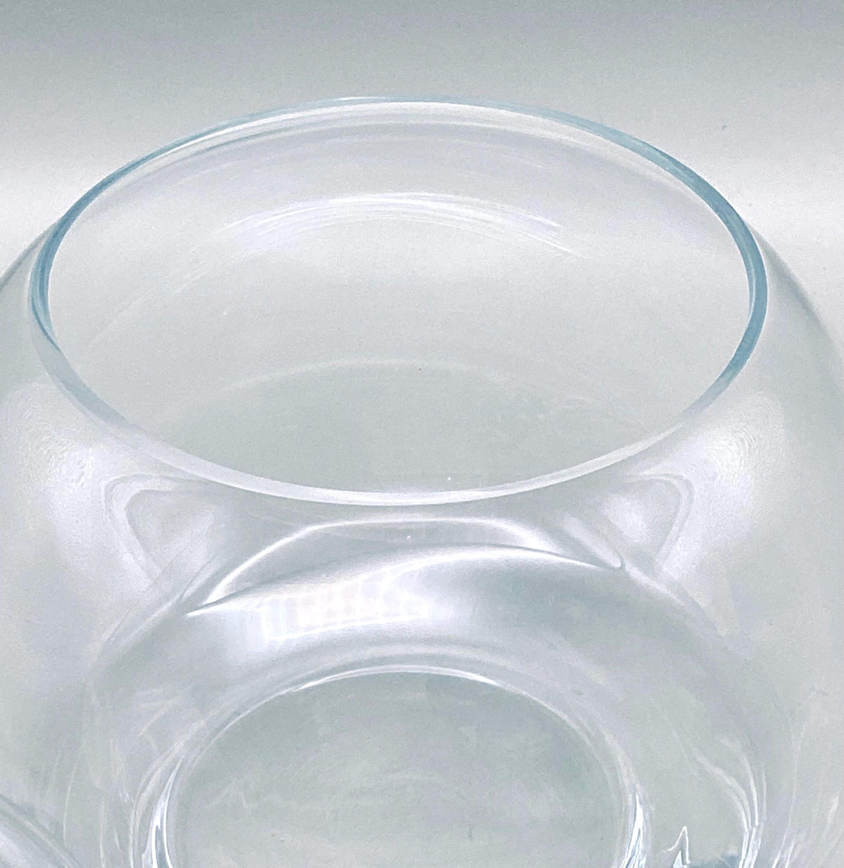 Cristal d’Arques, Exclusive Crystal Bonbonnière with Blue Finial Lid | Luxury French Crystal