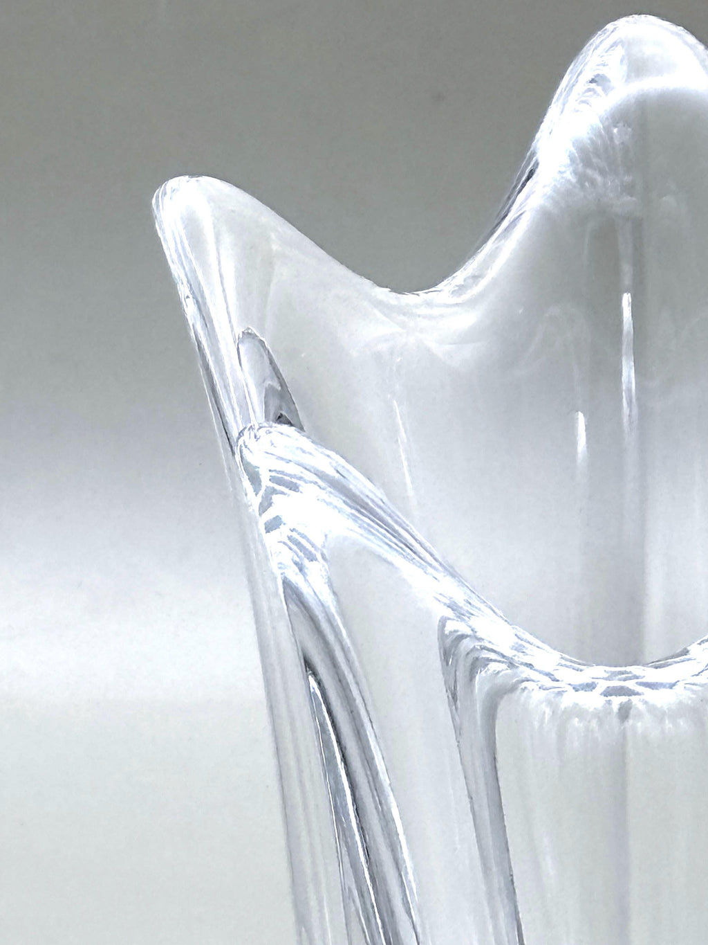 Orrefors Fleur Crystal Vase – Lars Hellsten Signed Swedish Art Glass (15 cm)